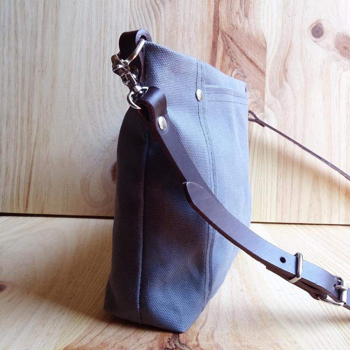 Actual product image Only-Bags.Store Small shoulder bag in waxed canvas, leather strap, wallet with zip fastener