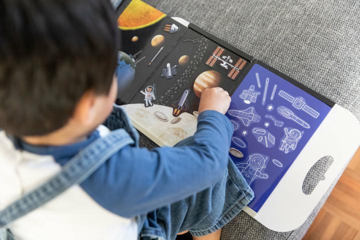 Produktbild Selecta Spielzeug Magna Carry – Space Explorer Magnetbuch