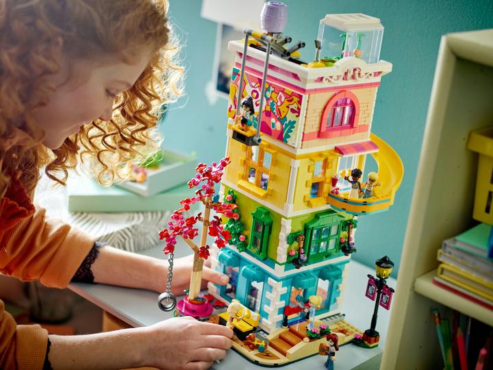 Produktbild LEGO Heartlake City Gemeinschaftszentrum (41748, LEGO Friends)