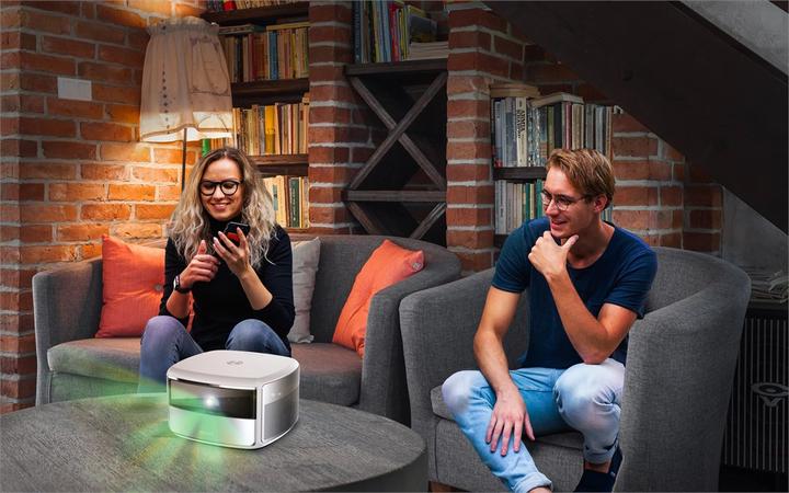 Actual product image Philips Screeneo S6 (4K, 2000 lm, 1.2:1)