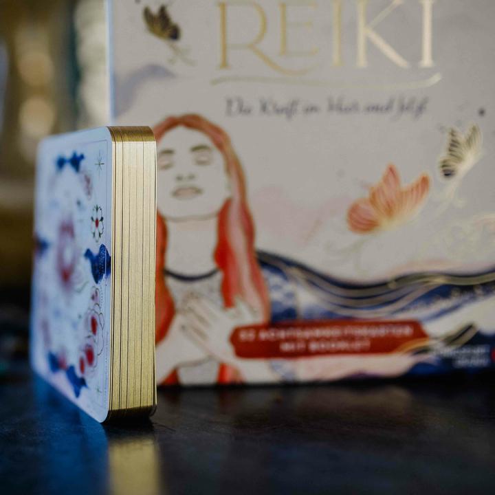 Image du produit Reiki – Die Kraft im Hier und Jetzt: 32 Achtsamkeitskarten mit Goldfolie und Goldschnitt (Allemand, Eva Murges, 2024)
