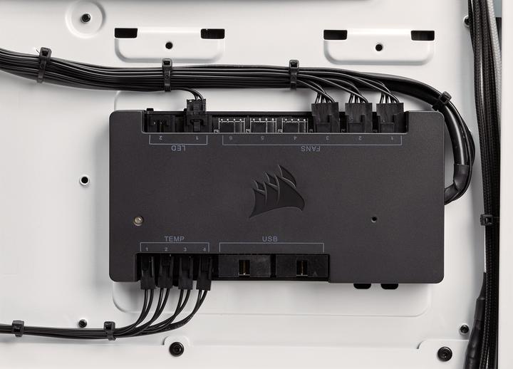 Actual product image Corsair Commander Pro (6 Fan)