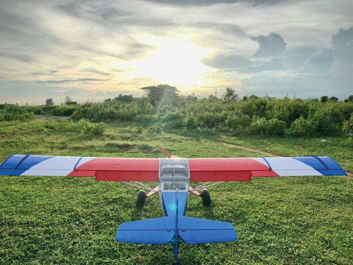 Image du produit Vq Models Sky Fox (rouge) / 2540 mm ARF modèle sport (Multi moteur)