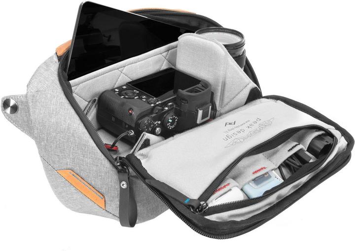 Immagine prodotto Peak Design Fionda quotidiana 5L di cenere (Borsa a tracolla per fotocamera)