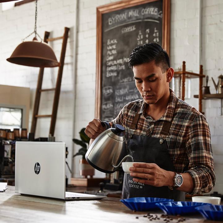Produktbild HP ProBook 455 G9 (15.60", AMD Ryzen 7 5825U, 32 GB, 1000 GB, DE)