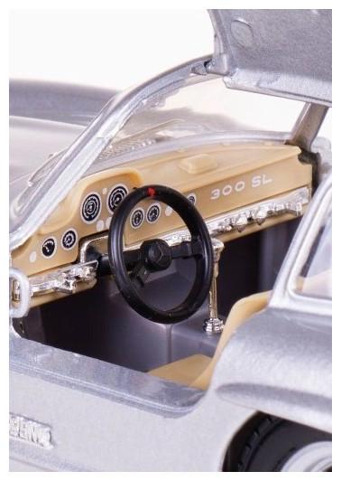 Actual product image Bburago 300 SL