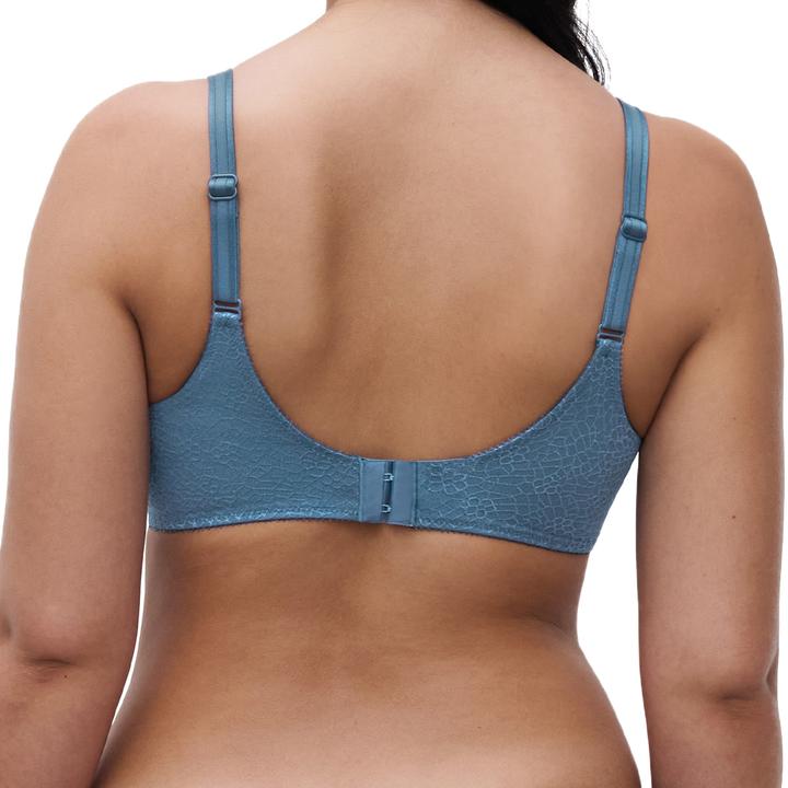 Actual product image Chantelle Magnifique Minimizer Bra (85 H, Single pack)