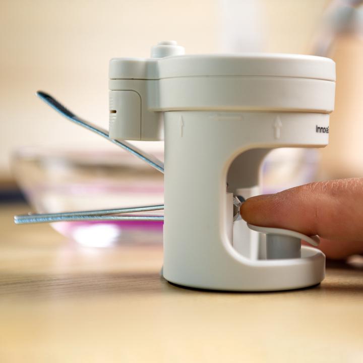 Produktbild InnovaGoods Nagelknipser mit LED-Licht, Lupe und Feile Clail