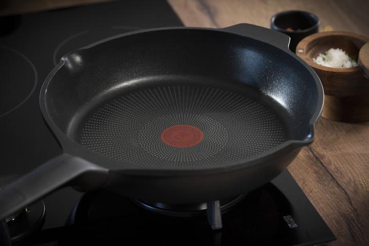 Actual product image Tefal Frying pan Robusto 28 (28 cm, Frying pan, Cast aluminium)