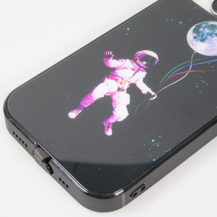 Immagine prodotto PhoneLook Cover in silicone lucido con luce LED integrata e connessione USB-C Astronauta galleggiante (Apple iPhone 15 Pro Max)