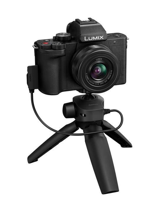 Image du produit Panasonic Lumix DC-G100D + AF 12-32mm f/3,5-5,6 asph. + poignée trépied DMW-SHGR2 (12 - 32 mm, 20.30 Mpx, Micro Four Thirds)