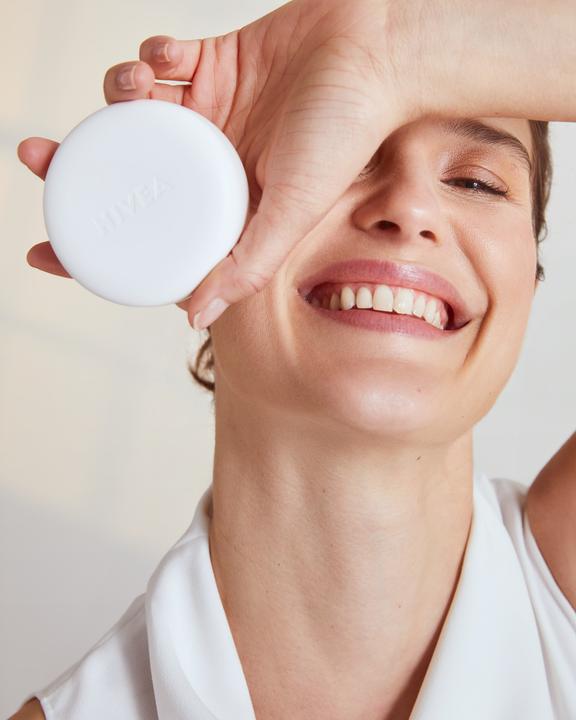 Produktbild NIVEA Cellular Expert Finish 3in1 Pflege Cushion (03 Dark)