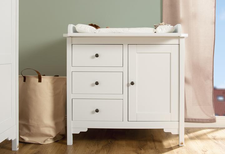 Produktbild Pinolino Kinderzimmer-Set „Chalet” breit, 2-tlg. (Wickelkommode, Babybett)