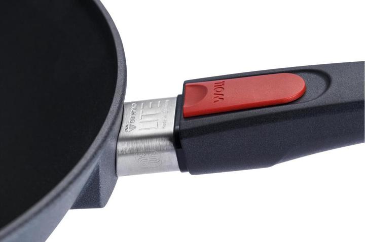 Actual product image Woll Diamond Lite (32 cm, Wok, Cast aluminium)
