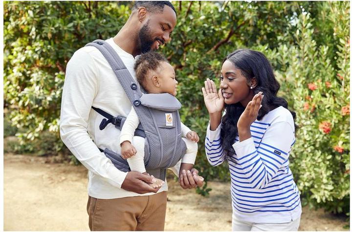 Produktbild Ergobaby Omni Breeze mit All Wetter Schutz