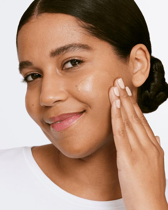 Actual product image Clinique Moisture Surge (Sun cream face, SPF 25, 40 ml, 66 g)