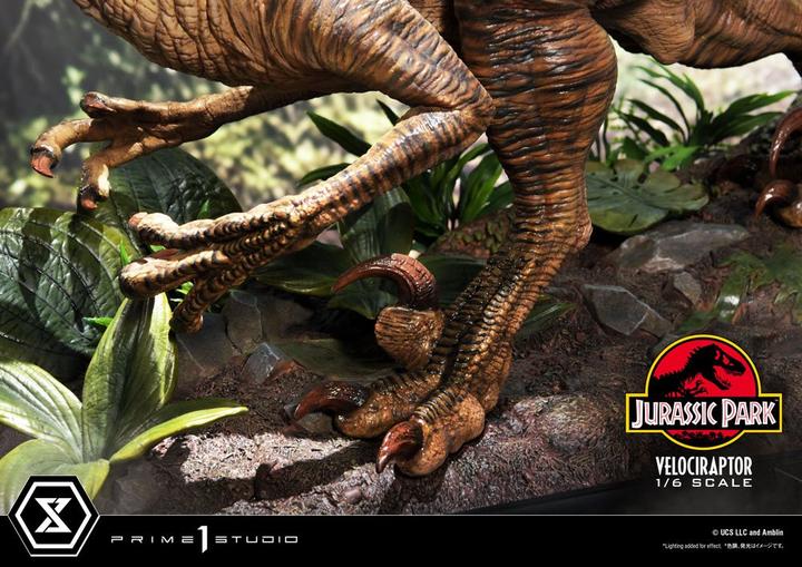 Actual product image Prime 1 Studio Jurassic Park Legacy Museum Collection Velociraptor Attack