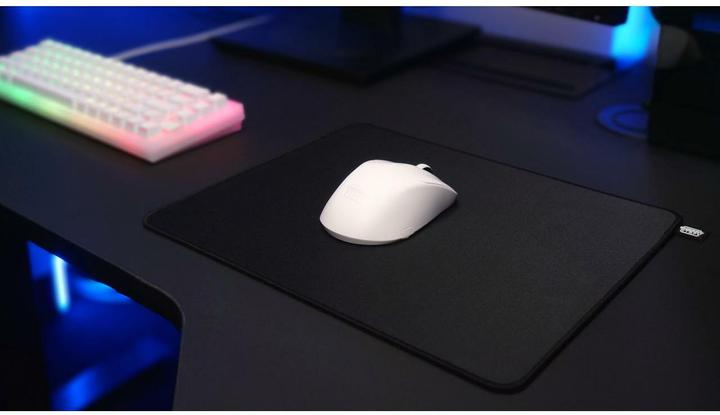 Actual product image CHERRY xtrfy GP5 Black, Medium (M)