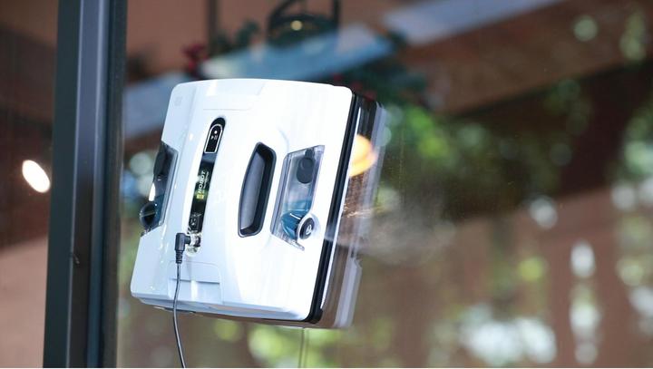 Actual product image Hobot 2S