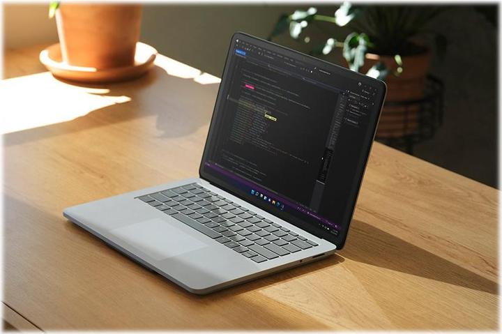 Actual product image Microsoft Surface Laptop Studio (14.40", Intel Core i5-11300H, 16 GB, 512 GB, CH)