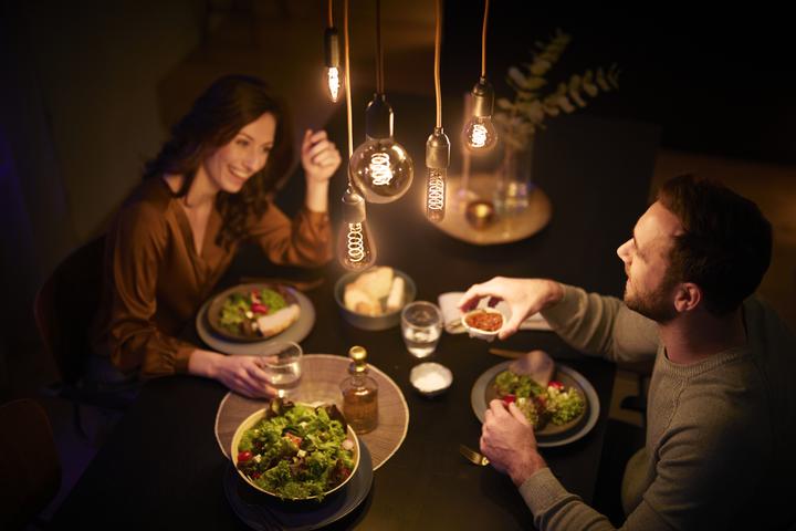 Produktbild Philips Amber (E14, 3 W, 250 lm, 1 x, E)
