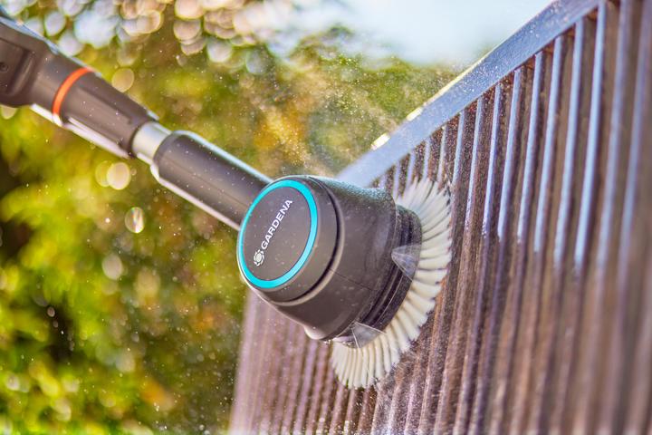Actual product image Gardena Aqua Brush Compact (Rechargeable battery operated)
