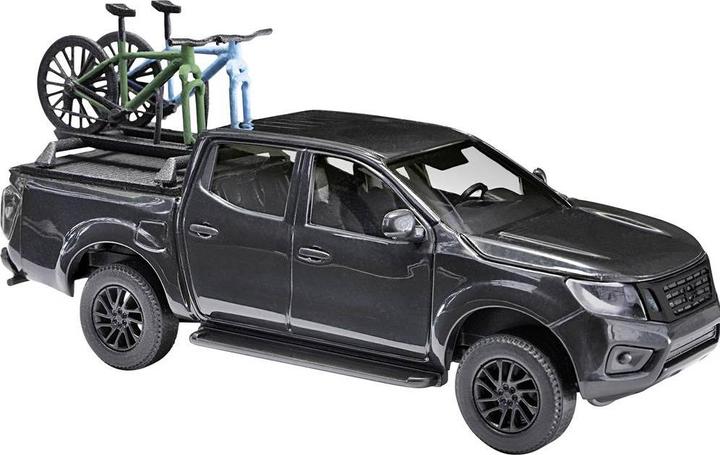 Busch 53724 H0 PKW Modell Nissan Navara mit zwei Bike
