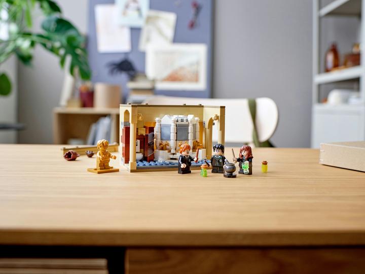 Image du produit LEGO Poudlard : l’erreur de la potion Polynectar (76386, LEGO Harry Potter)