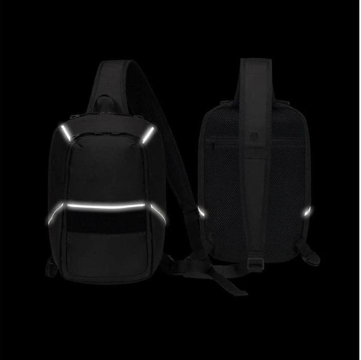 Actual product image Dicota Sling Bag REFLECTIVE (12.90")