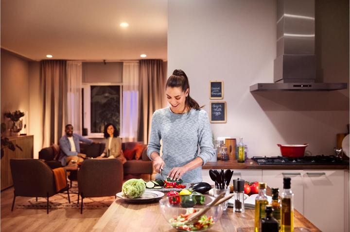 Actual product image Philips Hue Starter Kit (E27, 9 W, 1055 lm, 3 x, F)