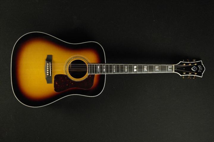 Immagine prodotto Guild D-40E Antico (Chitarra semi acustica, Mogano, Noce)