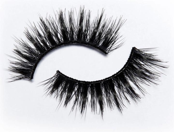 Actual product image Eylure DRAMATIC pestaña #126 (Artificial eyelashes)