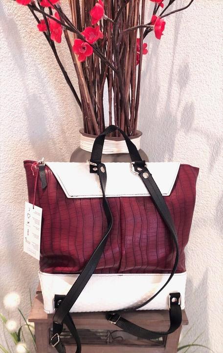 Immagine prodotto Tooitaly Zaino moda Upcycling da bottiglie di PET riciclate dal mare No.20 Fatto a mano in Italia