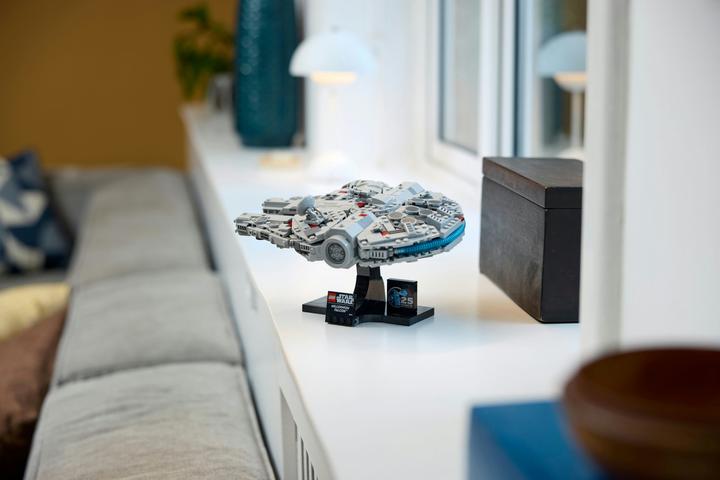 Produktbild LEGO Millennium Falcon (75375, LEGO Star Wars)