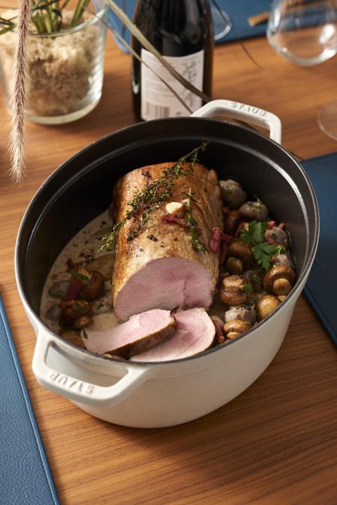 Actual product image Staub Oval Cocotte (23 cm, Casserole + Stewpot, Cast iron)