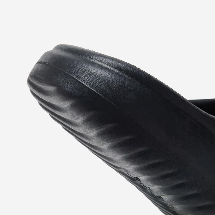 Immagine prodotto Decathlon Badeschlappen Slides Damen/Herren - schwarz (45)