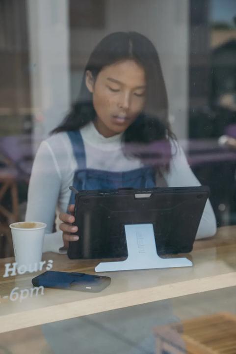 Image du produit UAG Metropolis (Microsoft Surface Pro 7, Microsoft Surface Pro 7+, Microsoft Surface Pro 4, Microsoft Surface Pro 5, Microsoft Surface Pro 6)