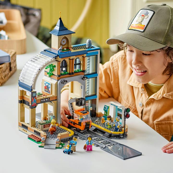 Productafbeelding LEGO Hauptbahnhof (60469, LEGO Stad)