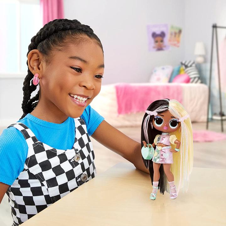 Actual product image L.O.L. Surprise! Surprise Tweens Doll Darcy Blush