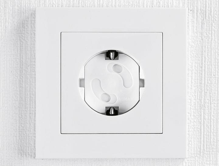 Actual product image Reer Socket protector