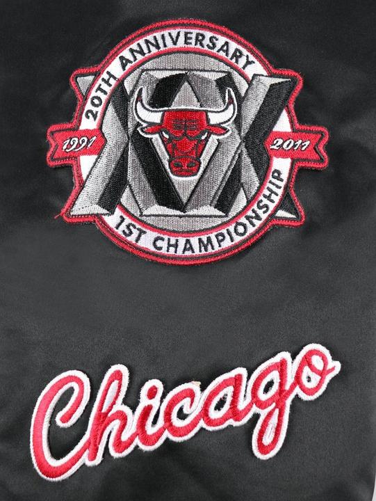 Produktbild Mitchell & Ness M&N Satin Bomber Jacke - FLIGHT Chicago Bulls schwarz - L (L)