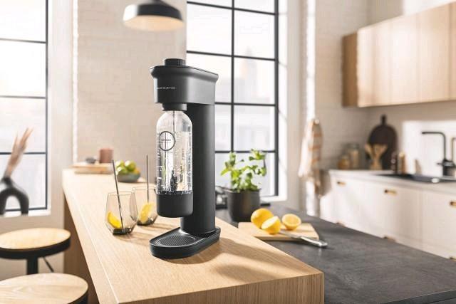 Actual product image Grohe 31941K00 Blue Fizz water bubbler starter set 1 x drinking bottle, 1 x CO bottle