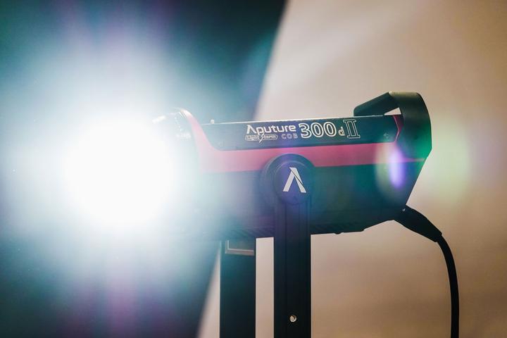 Actual product image Aputure LS C300D II Kit (Video light)