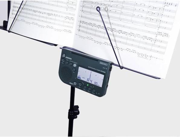 Actual product image Seiko Metronom STH-200 mit Stimmgerät-Funktion mit Tuch