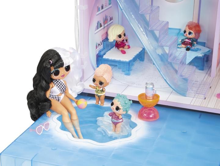 Actual product image MGA L.O.L. Surprise OMG Winter Chill Cabin