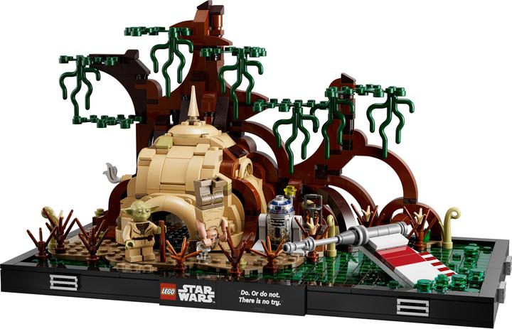 Actual product image LEGO Jedi Training on Dagobah - Diorama (75330, LEGO Star Wars)