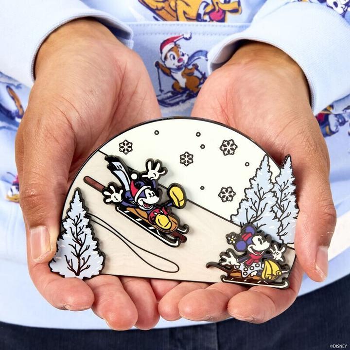 Produktbild Loungefly Disney by Ansteck-Pins Mickey and friends Winter Wonderland 3" Limited Edition 8 cm