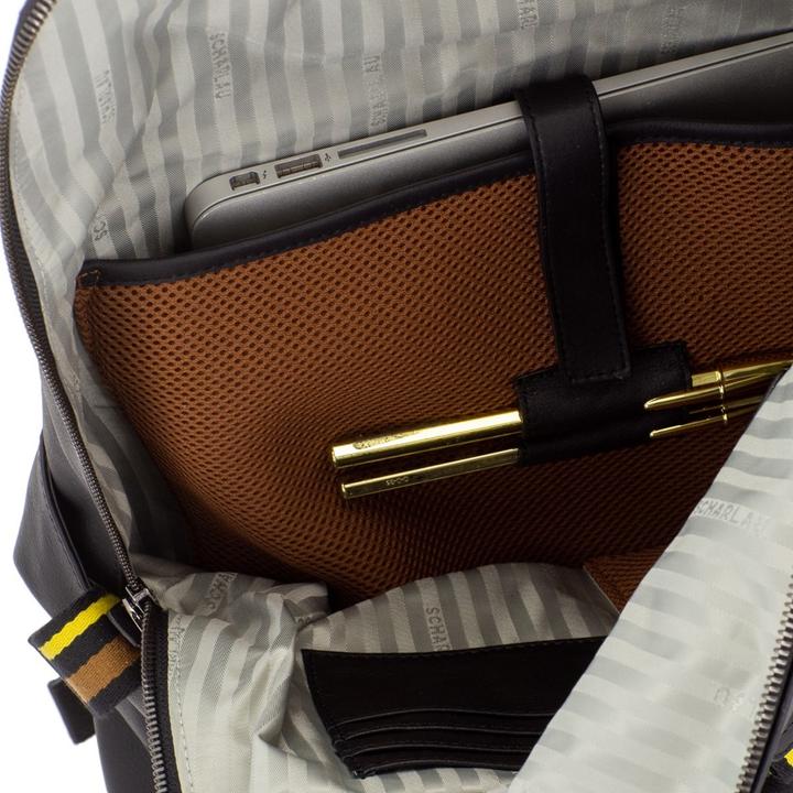Actual product image Scharlau Spelterini - Leather rucksack with flap