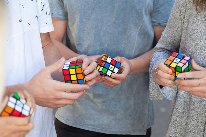 Actual product image Thinkfun Rubik's Cube (3 x 3)