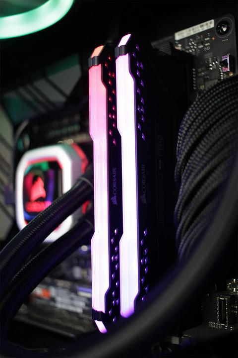 Produktbild Mifcom Spectrum RTX2080S Core i7 (Intel Core i7-9700K, 32 GB, 500 GB, GeForce RTX 2080 Super)